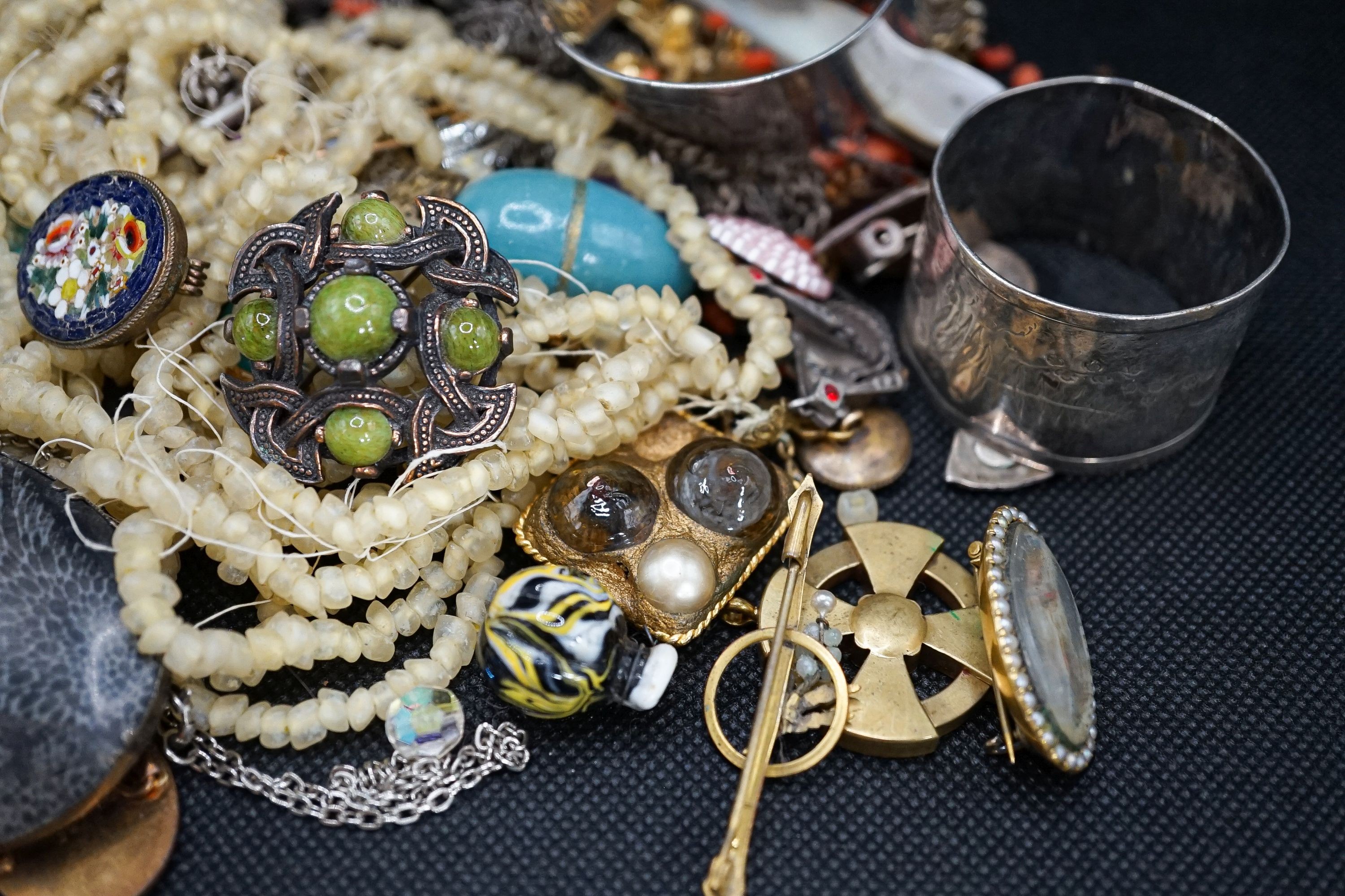 A group of mostly antique minor and costume jewellery